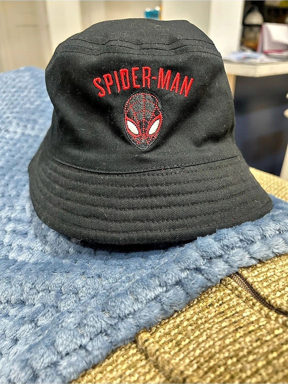Reversible Marvel Spider-Man Kids or adult Bucket Hat Red & Black